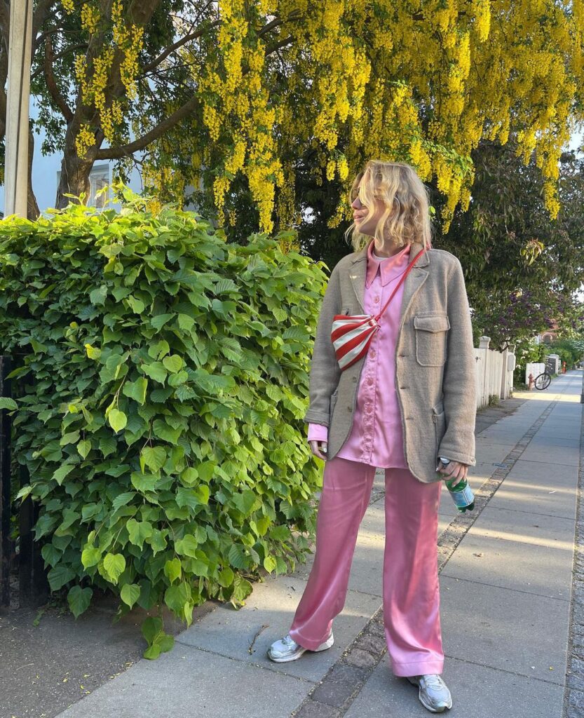 Outfit photo of a person wearing vintage clothing